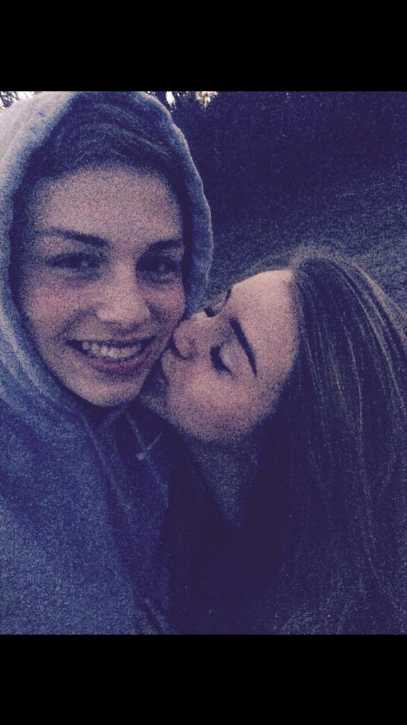 kyle_mcghee25's tweet photo. 8 months with babe 😌 http://t.co/0JF2vhFDk5