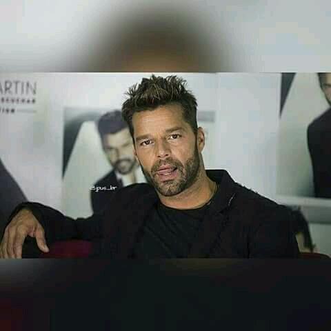 RICKYMARTIN_ARG's tweet photo. Found on Fahlo:Felíz noche de sábado #sexysouls !
#AnaRM #photo http://t.co/N585qjN2Fh http://t.co/M9gxUixZXq