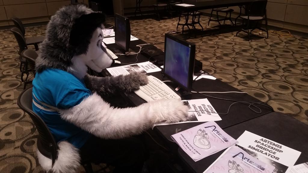 razielarion's tweet photo. @Chronusky thought he could pilot the Artemis alone... I'm not sure it ended well... #gr8bitlive http://t.co/SP6K4QRhlG
