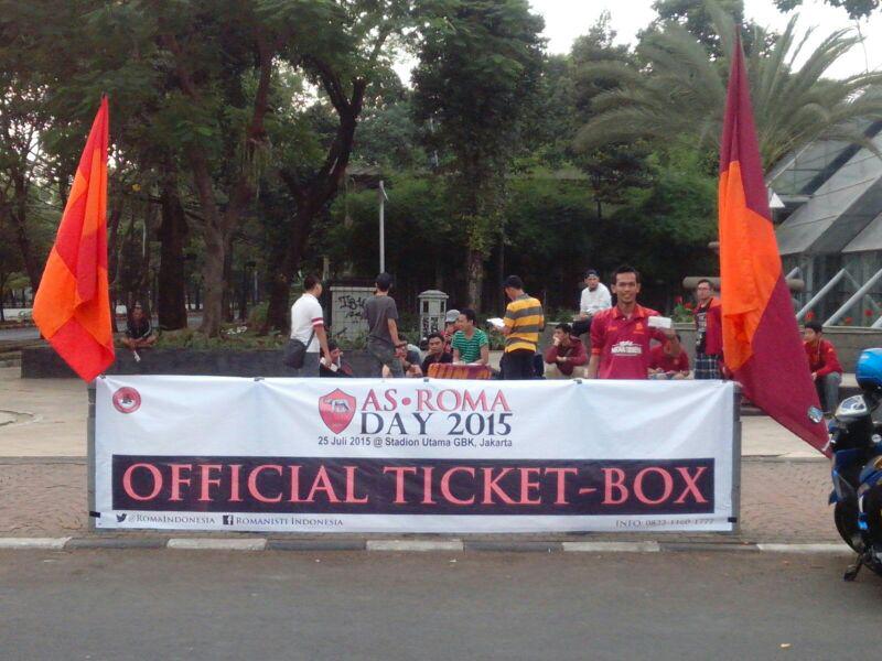 encobutarbutar's tweet photo. Thanks...tiket sudah ditangan @RomaIndonesia @OfficialASRoma #ASRomaDay2015 http://t.co/I0UhmPY7su