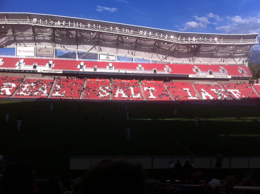 tsouthwick21's tweet photo. Great night at Rio Tinto stadium with a win for the monarchs 😊⚽️ @RealMonarchs http://t.co/Bc4ku1Gm0F