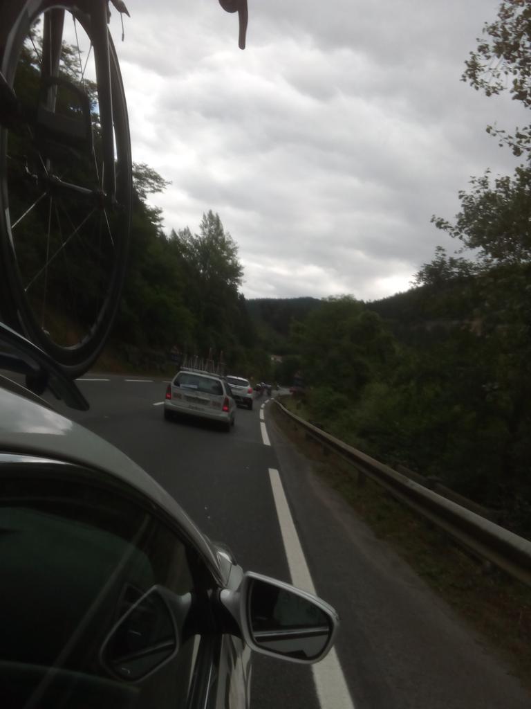 AITORLOIARTE's tweet photo. #antzuolaSub23 12ko eskapada eta 2 @jirabira animo ekipoooo @BH_Bikes http://t.co/ZrCt2J6yrk
