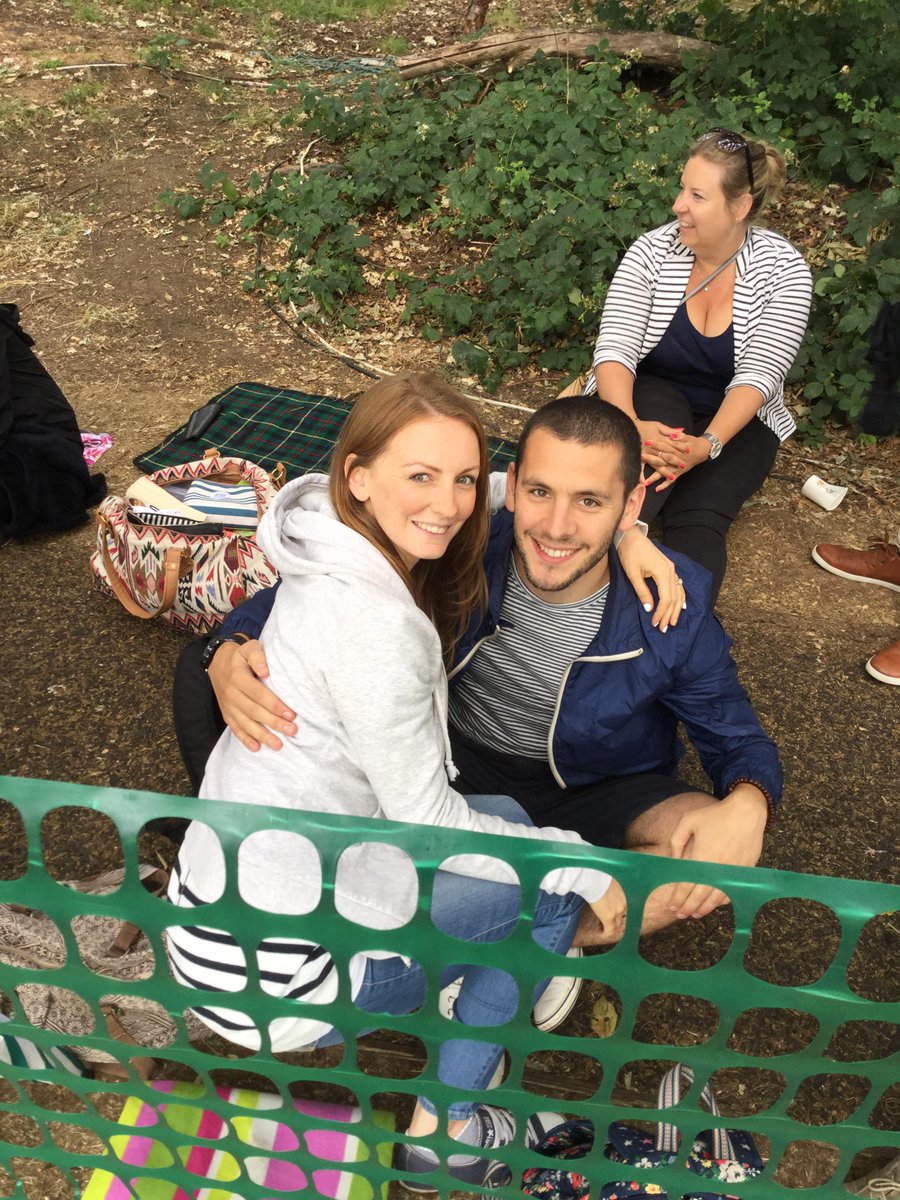 VoteTheQueue's tweet photo. I voted for @rogerfederer to win today's match @Wimbledon. #VoteTheQueue 09:48:17 http://t.co/obZF5w7zJr