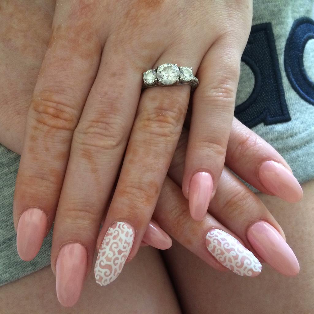 Nils_Nails's tweet photo. My beautiful girl Perrie #LittleMix loving the new filigrees http://t.co/edURUB4Z2Q