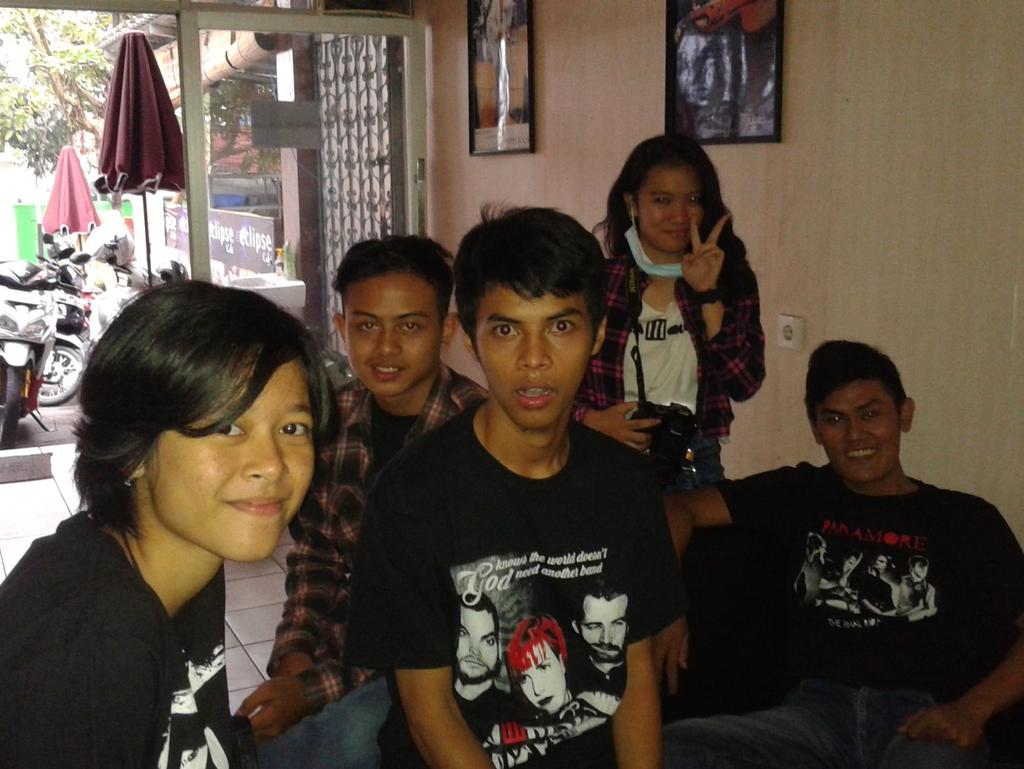 paramoreSMI tweet picture
