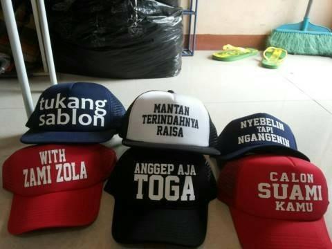 nopryy's tweet photo. Sale topi custom,bisa edit warna dan tulisan only 50k. Line: nopryyy (082122435525) http://t.co/ggHp7GGmki