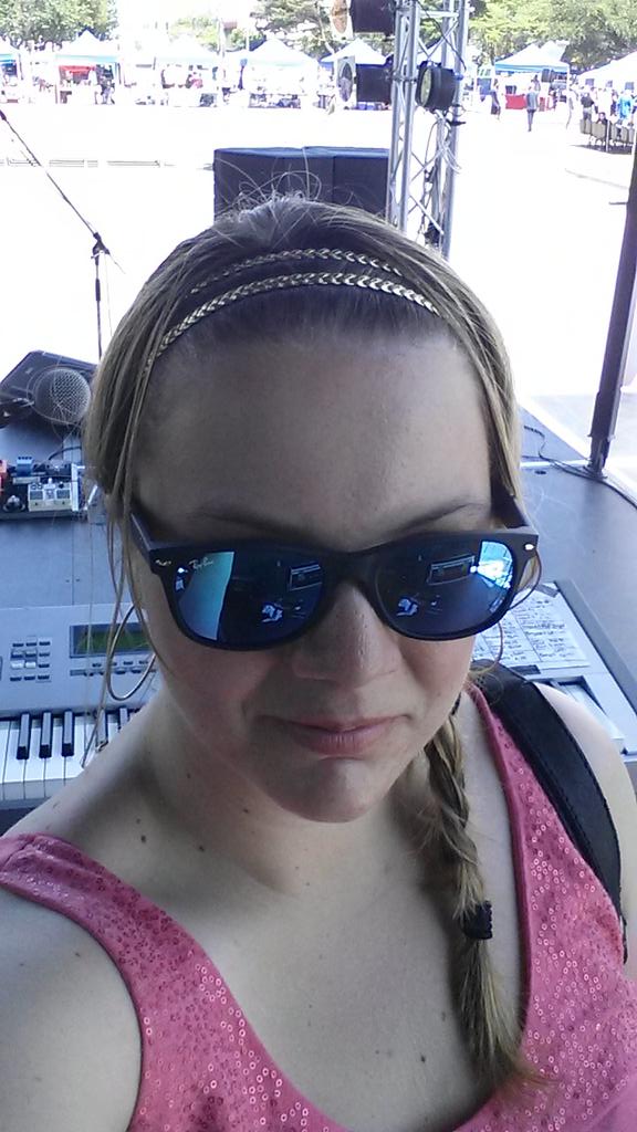 pianogrlTeresaC's tweet photo. Sporting some soundcheck shades and a braid. What a gorgeous last full day here in Japan!
#Misawa #Japan #MSBLive http://t.co/ePMibKnZ5r