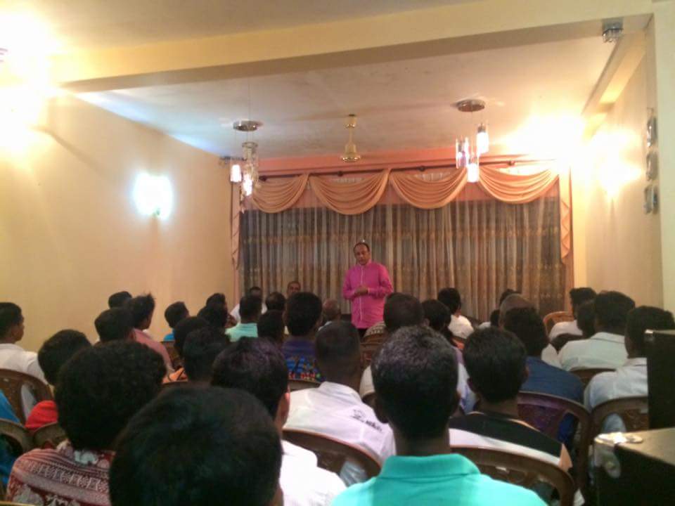 PasandaYapa's tweet photo. තිහගොඩ මැතිවරණ බල ප්රදේශ වල ශ්රී ලංකා නිදහස් පාක්ෂිකයන් හමුවීම හා රැස්වීම් මාලාව #GeneralElection15 #LakshmanYapa http://t.co/T0wPOHbLej