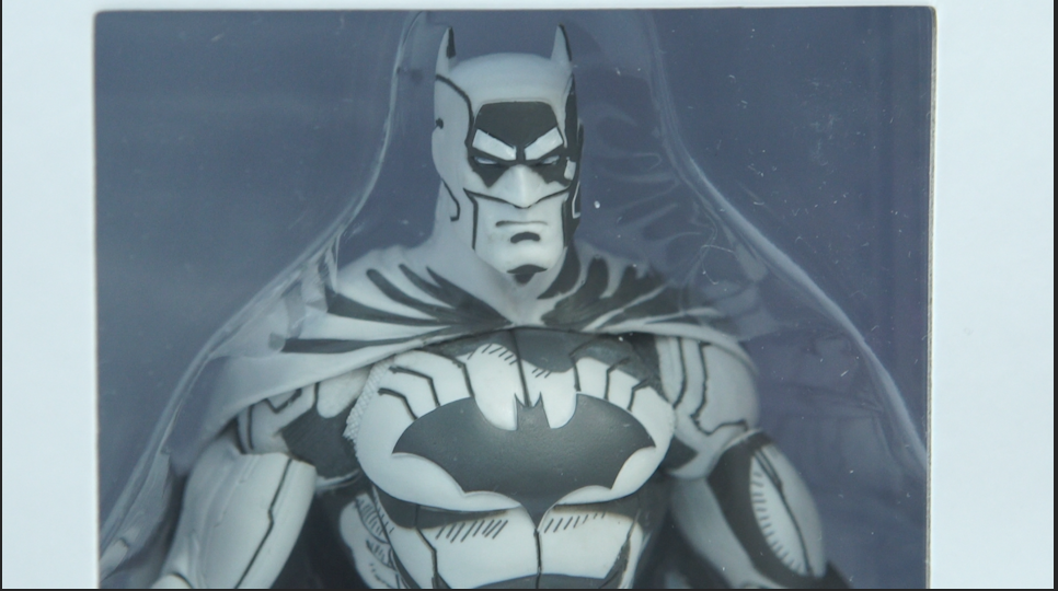 IGN's tweet photo. Here's the exclusive Jim Lee #Batman figure that people are fighting for http://t.co/W4zRAn8yuH #ControlSDCC #SDCC http://t.co/CQxh6rKnC6