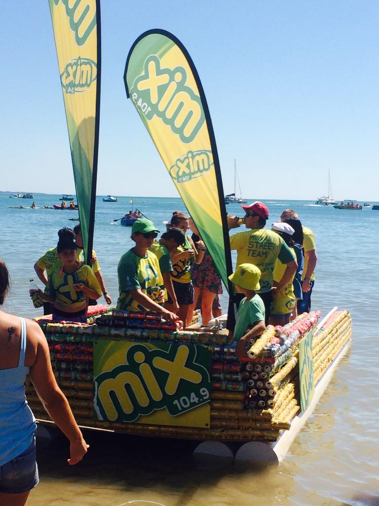 johns_au's tweet photo. Enjoying the sunshine and warmer weather at the Darwin Beer Can Regatta @Mix1049_Darwin http://t.co/2rHktb2oKV