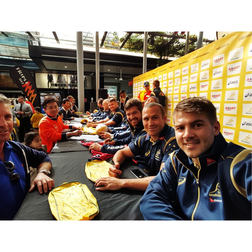 drew_mitchell's tweet photo. This is NOT a flashback!!

@giteau_rugby &amp; I didnt think we would've back here with the @Wallabies 

Merci Beaucoup http://t.co/4g07ooslGV