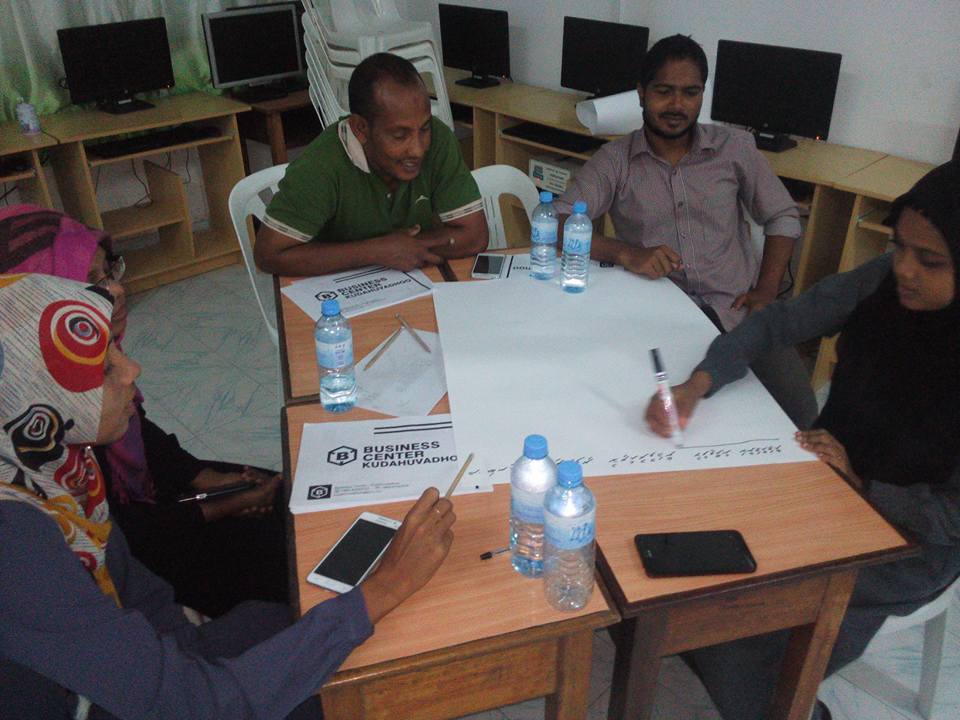 MoEDmv's tweet photo. Business Centre - Kudahuvadhoo conducted a Business Start-up training in Dh Bandidhoo. #PrMed http://t.co/yzF2nOGeJM
