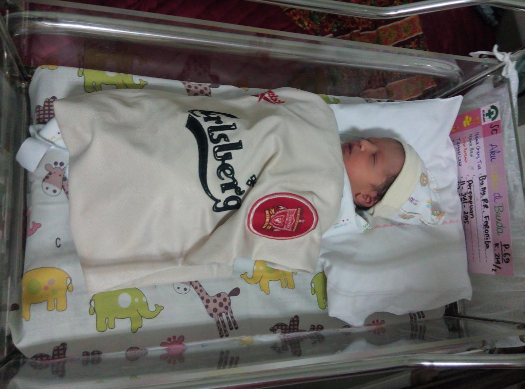 artantyo's tweet photo. My 1st jersey for my1st child.. @LFC @LFCIndonesia  #MyFirstLFCGAME http://t.co/qDbc05Hf3L