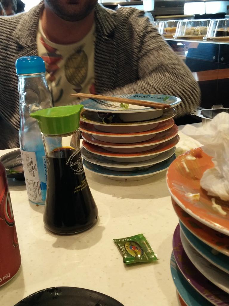 chadtoogs's tweet image. How2Sushi #weeaboo #sushi #sushitrain #mesillyasia