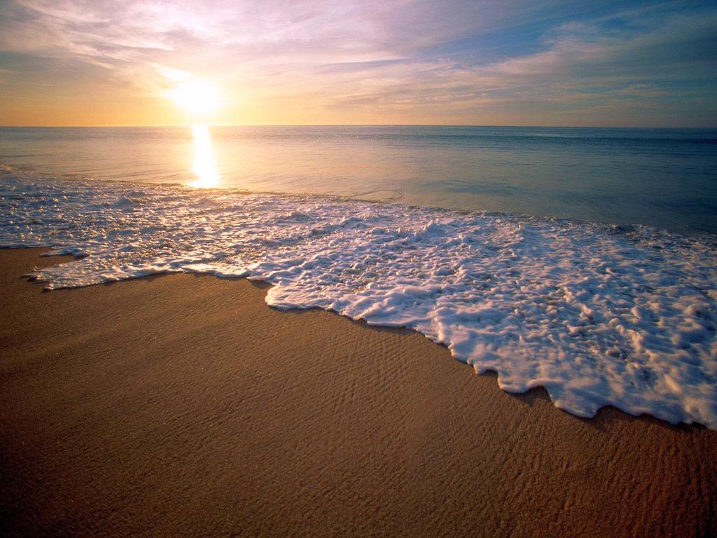 VenueSocialApp's tweet photo. Are you going anywhere this summer? We'd love to hear about your summer travels! #summer #holiday #travel #vacation http://t.co/5eOa7K8UCJ