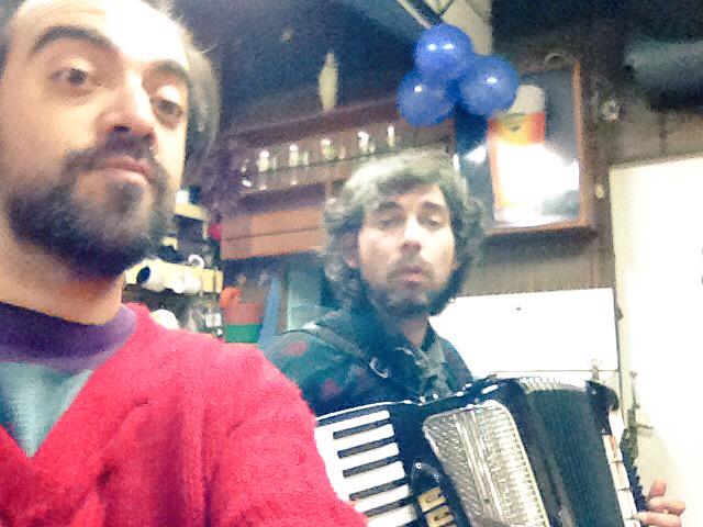 DedoEnElGatillo's tweet photo. Tango tiempo! Estamos preparando el regreso. Todos los viernes de agosto en el @popular_bar del @Barrio_Yungay http://t.co/63sTGtwPhV