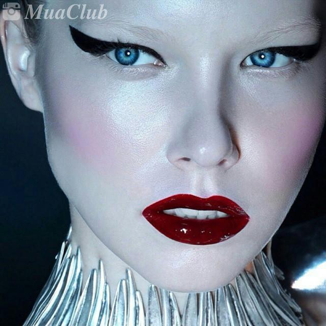 MUA: @muakatemur #профессиявизажист #визажист #макияж #школамакияжа #школавизажистов #mua #makeupartist  #визажистыми