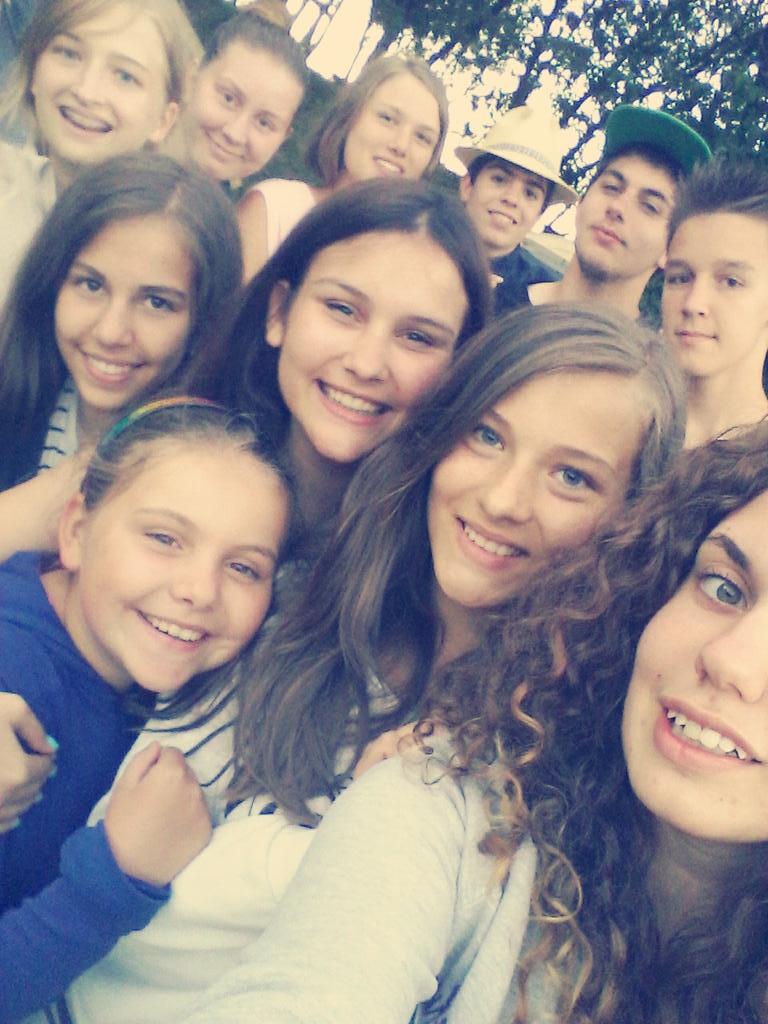 groszkingu's tweet photo. Best people 👌💖 #bakancsos #tábor http://t.co/ZhdktRMICs