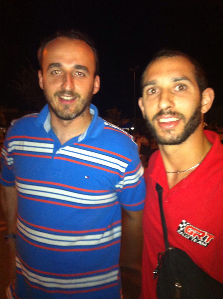 PinnaJonathan's tweet image. Grande Robert come sempre sei disponibile per una foto!!