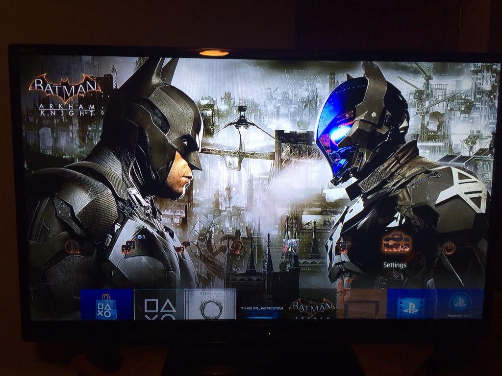 KristyR_JBaus's tweet photo. New #Batman #ArkhamKnight theme for #PS4 Its worth being a #PlayStationPlus member 😍 http://t.co/ENLtveHL2M