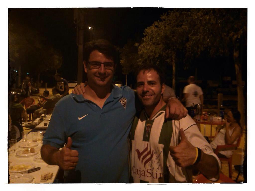 Pedro_IU's tweet photo. Buen rato ayer con mi peña @Cordobamania grandes!!! Si no fuera por el presi @Olesuis seria perfecta #modobroma 😜 http://t.co/m4CfJQaj0P