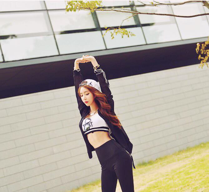 jung_ahming's tweet photo. 운동하는 #정아
새벽 조깅으로 하루 시작
하루 끝나는 마무리는 헬스장
그래 잘 하고 있어
한강에서 열형 운동하는 정아를 보거든
탄산수나 한 잔 합시댱 😀 http://t.co/Z4fdyqYkwm