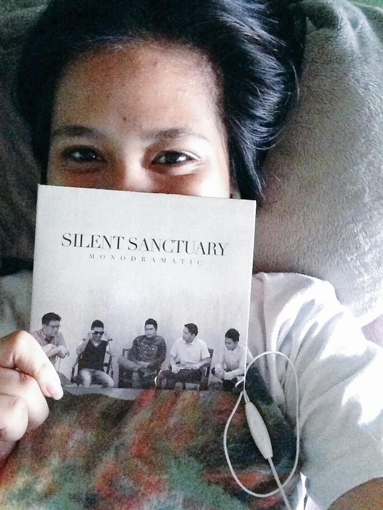 ela_ABCD's tweet photo. #Monodramatic 🎧🎵💕 // @silentsanctuary http://t.co/5yOEnLexiA