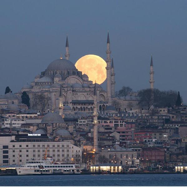mychoiceon's tweet photo. Nice shot #turkey #Ramadan http://t.co/5tQsPUItff