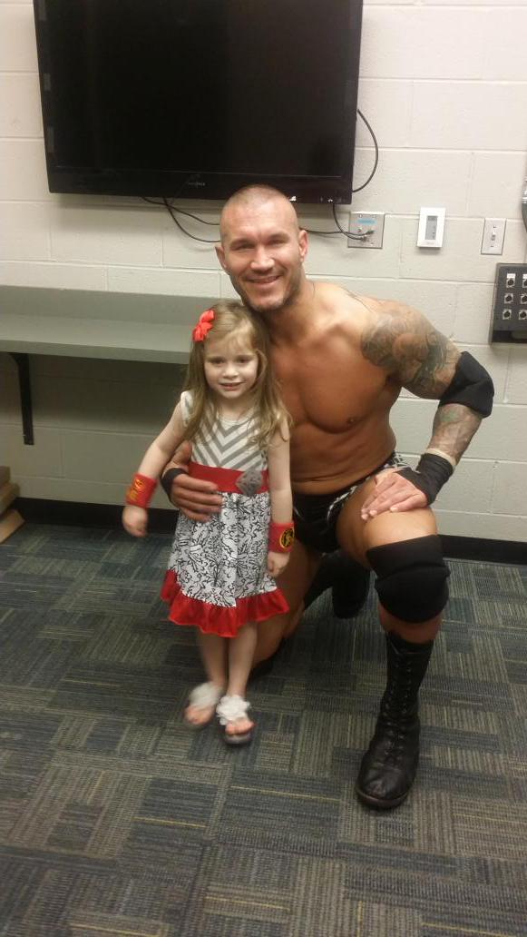HappySpawn's tweet image. I'm always happy when I see my 'Uncle' @RandyOrton. Thank you for taking a pic w/me #wweNashville