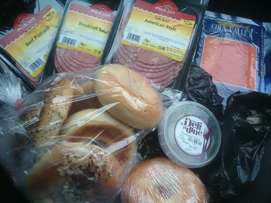 Looks like Bagels for breakfast, lunch and tea thanks to <a href="/Brackmansbakery/">Brackmans bakery</a> &amp; <a href="/HalpernsUK/">Halperns Manchester</a>