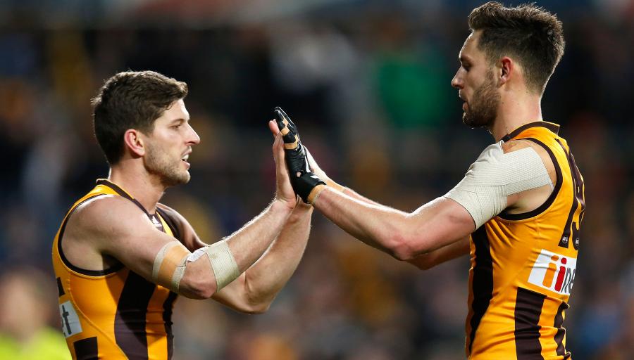 HawthornFC's tweet photo. SIX IN A ROW.

Hawthorn by 72 points over Fremantle.

#AFLHawksFreo #brownandgold http://t.co/38YJlH4GV5