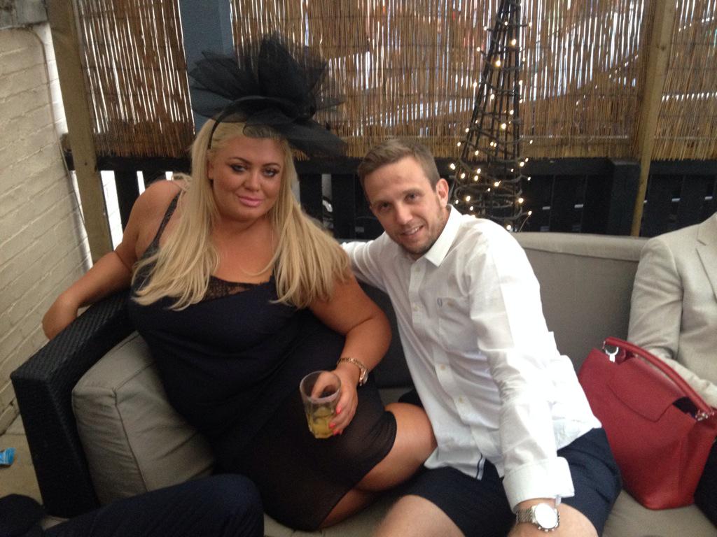 Ollyboyden's tweet photo. @Bethh_Brown thought you might appreciate a bit of Towie spotting,let it be known I'm not proud of myself in any way! http://t.co/h5qPyYSVcm