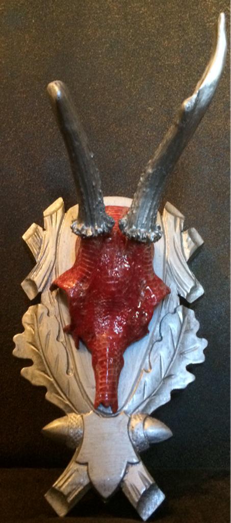 bone_creative's tweet image. Snake skin decorated roe deer.
Upcycled 1960 mount . Corn snake sheded skin , red and silver painted 
£60 free p&amp;amp;p