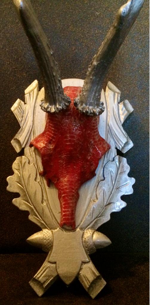 bone_creative's tweet image. Snake skin decorated roe deer.
Upcycled 1960 mount . Corn snake sheded skin , red and silver painted 
£60 free p&amp;amp;p