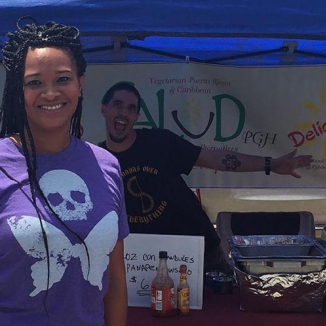 #bloomfieldmarket w/Renee (in her @fygment #bridgebuilder tee) & Sha-King #saludpgh