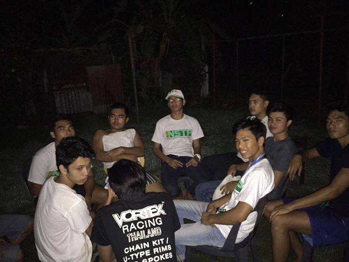 JeetKing23's tweet photo. Reunited with mi famila :3 #TEAMTATION http://t.co/vz3yjF6I3j