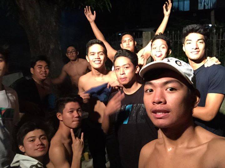 JeetKing23's tweet photo. Reunited with mi famila :3 #TEAMTATION http://t.co/vz3yjF6I3j