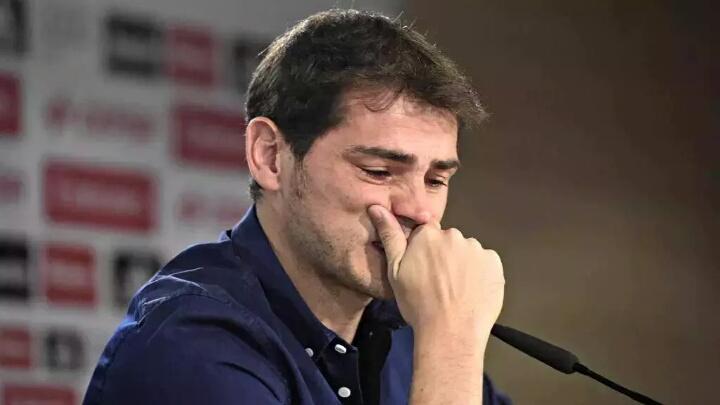 padelNAC's tweet photo. Iker Casillas, alguien que dio todo por su equipo, siempre. #GraciasCasillas http://t.co/VLAQv0N6aO
