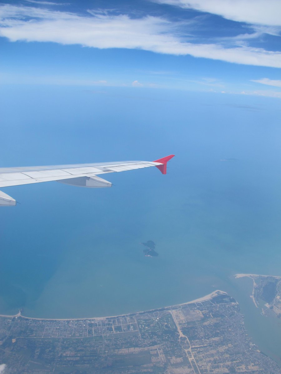 giangcat1027's tweet photo. http://t.co/y6gYBAHN5C <3
A bit dizzy, but flying is cool!!!
It's a pity that chip and peanut is all sold-out :v http://t.co/mfykNgeBoT