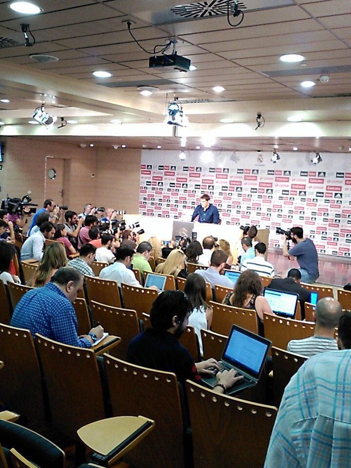 Hectorfernandez's tweet photo. Maneras de decir adiós. http://t.co/JPE2hn5O29