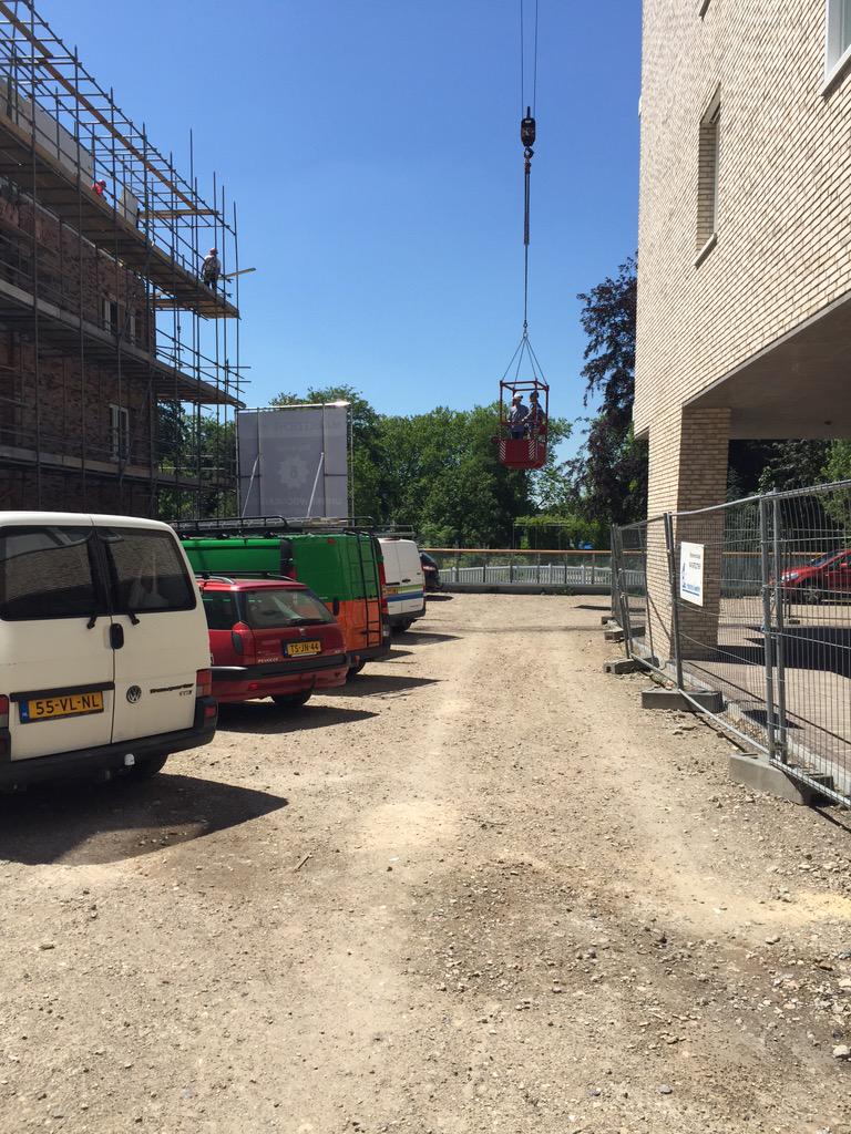 mirjamclermonts's tweet photo. Dank aan alle mannen van de bouw @NieuwProosdij @BAMbouwtechniek voor een bijzondere inkijk in ons nieuwe appartement http://t.co/nGZMP86dFG