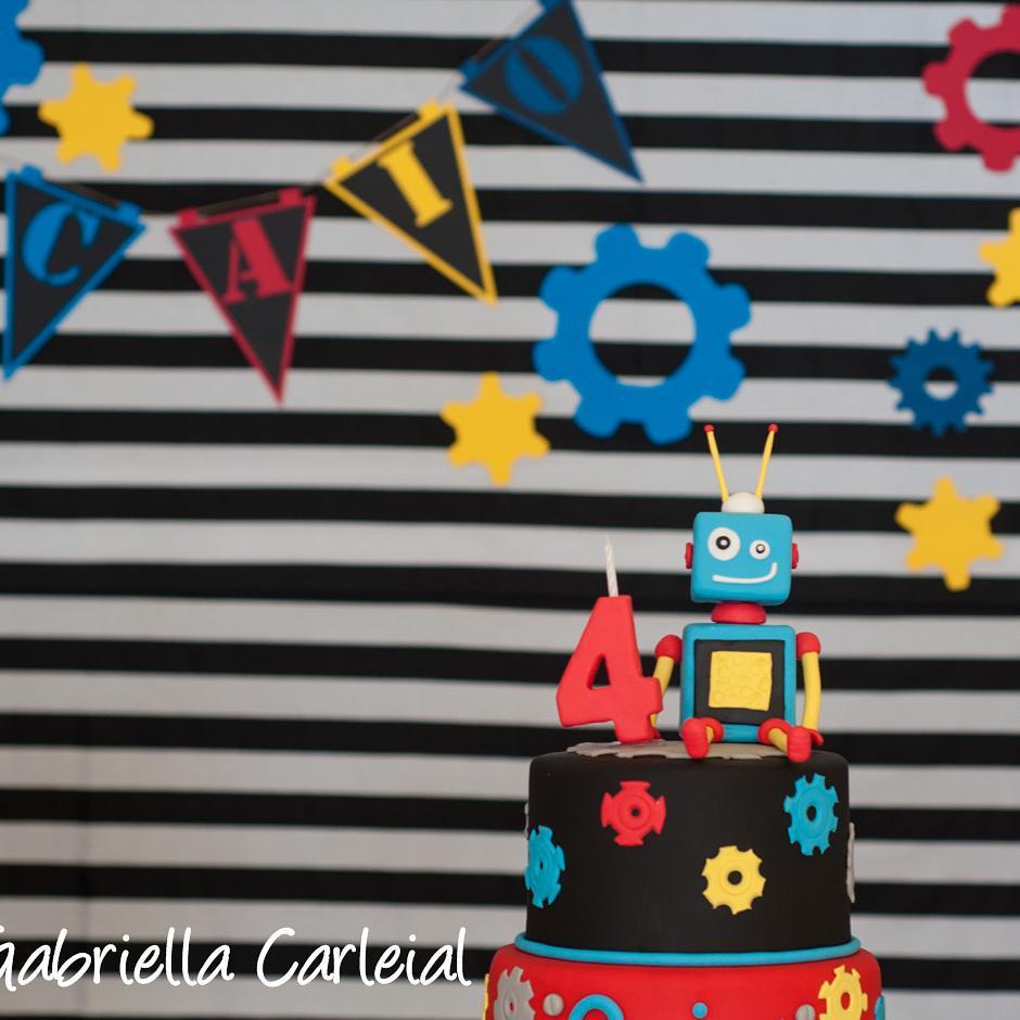 Otherbots's tweet image. Sexta teve festa robô p Caio!
Foto: @gabriella_carleial 
#bepacheco #robotparty #robotcake #robot #robô #festaspers…