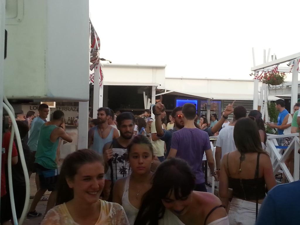 alfateamsc's tweet photo. Gran fiesta la celebrada ayer en Sala Frenazo  y gran trabajo de los componentes de Creezy peea y Sala Frenazo http://t.co/waVQZBoc06