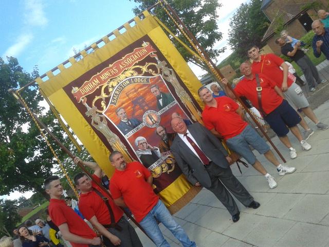 gem_OB1983's tweet photo. The unveiling of the banner #durhamminersgala #heritagelotterfund #sacriston http://t.co/o1lA3v8YHF