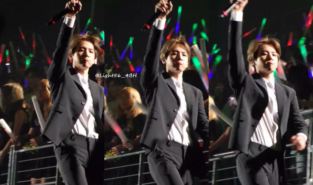 onlyeols's tweet photo. Sometimes Byun Baekhyun just looks so cute and annoying at the same time http://t.co/jYu1os0Tf2