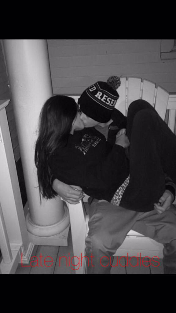 CuteLittleThinx's tweet photo. Late night cuddles xxx
#CuteLittleThings http://t.co/GCnZK8iuXO