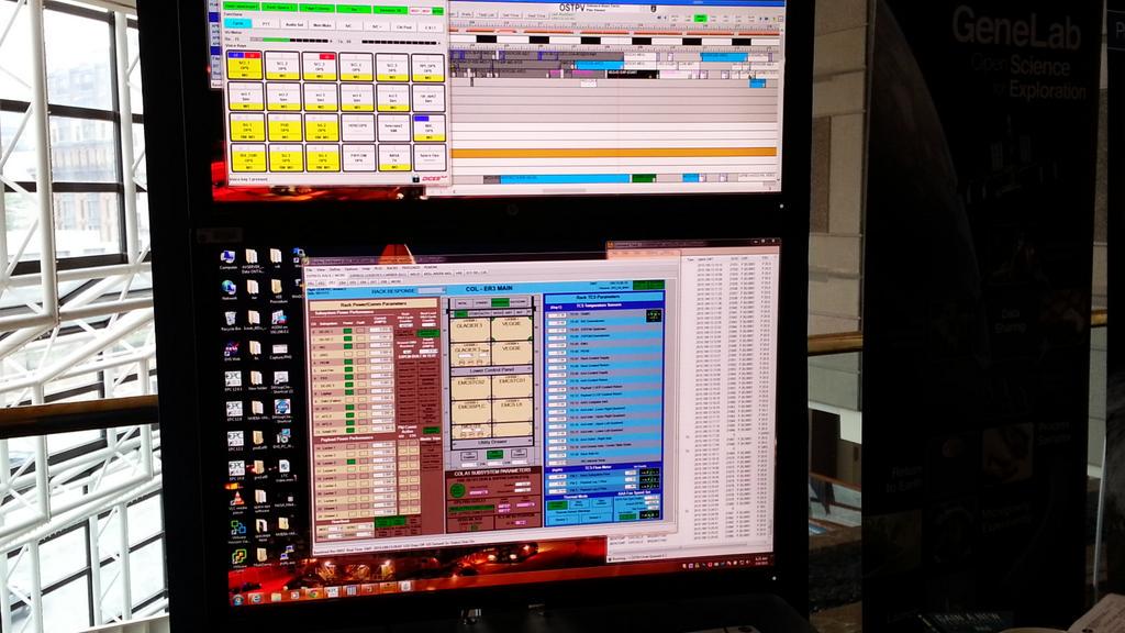 chitownchica's tweet photo. Was there as @StationCDRKelly installed & started new #VEGGIE on @ISS_Research #ISSRDC#NASASocial #SpaceX3 http://t.co/NNRZTBDeu9