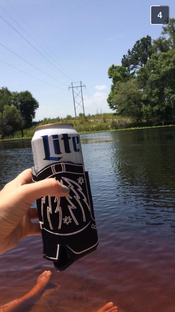 MillerLiteCrew's tweet photo. Gotta say @MaddiePmlih is a die heart Miller fan #ItsMillerTime http://t.co/8MkrC1OtLu