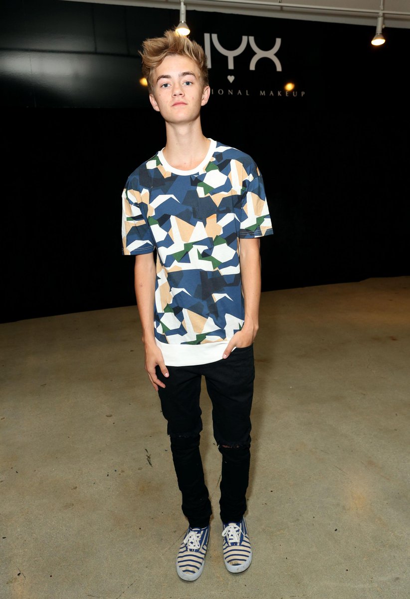 [HQ] Jack and Jack attend the NYX Cosmetics VIP Lounge during BeautyCon LA! - July 11 jackandjackimages.sosugary.org/thumbnails.php…