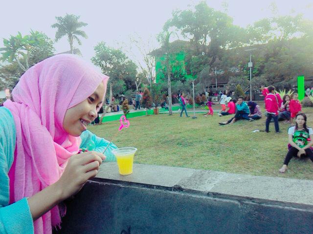 RivaaLQ's tweet photo. Cewe pesyek itu lucu😍😂 http://t.co/YAiiizerRs